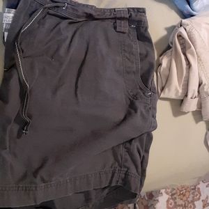 Natural reflections hunter green shorts size 22w